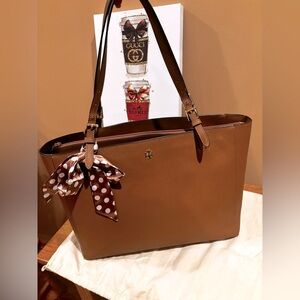 TORY BURCH EMERSON LAPTOP TOTE